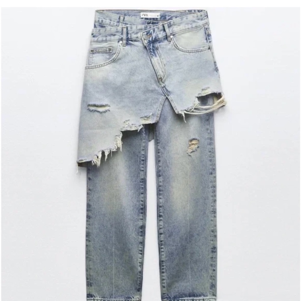 Zara Light Wash Distressed Straight Leg Jeans